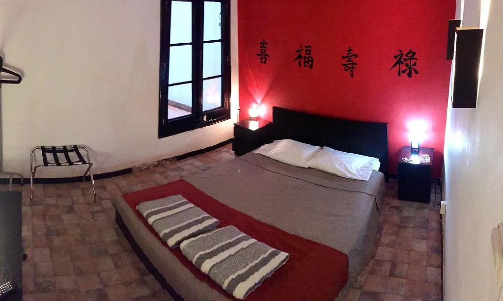 Palace Guesthouse Barcelona Hostel
